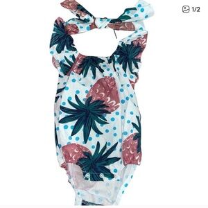 Baby girls size 3-6 months outfit